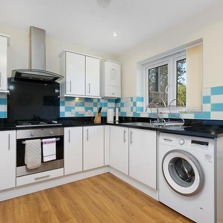 London Heathrow Living Serviced Apartments By Ferndale Stanwell Exterior foto