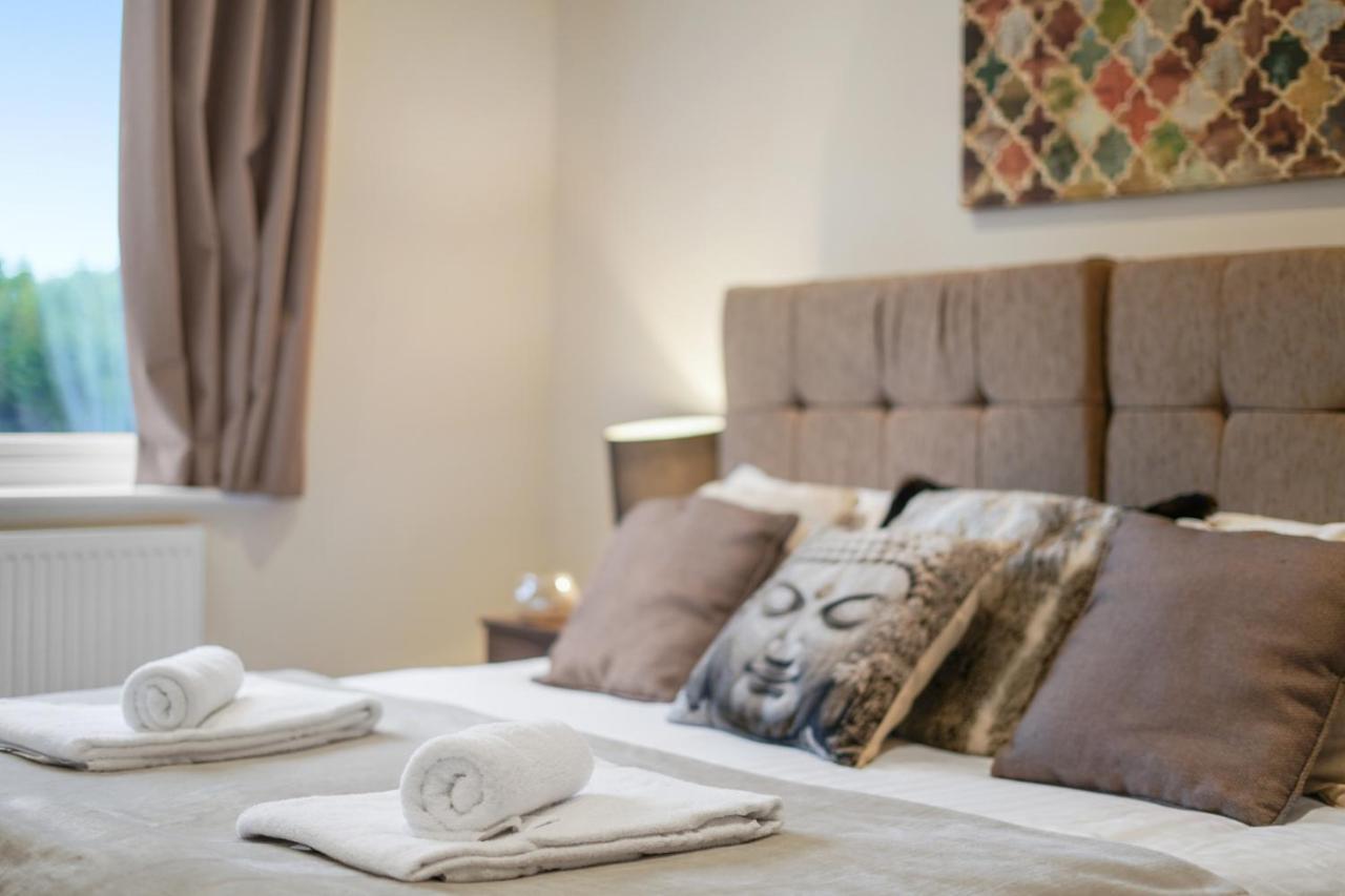 London Heathrow Living Serviced Apartments By Ferndale Stanwell Exterior foto