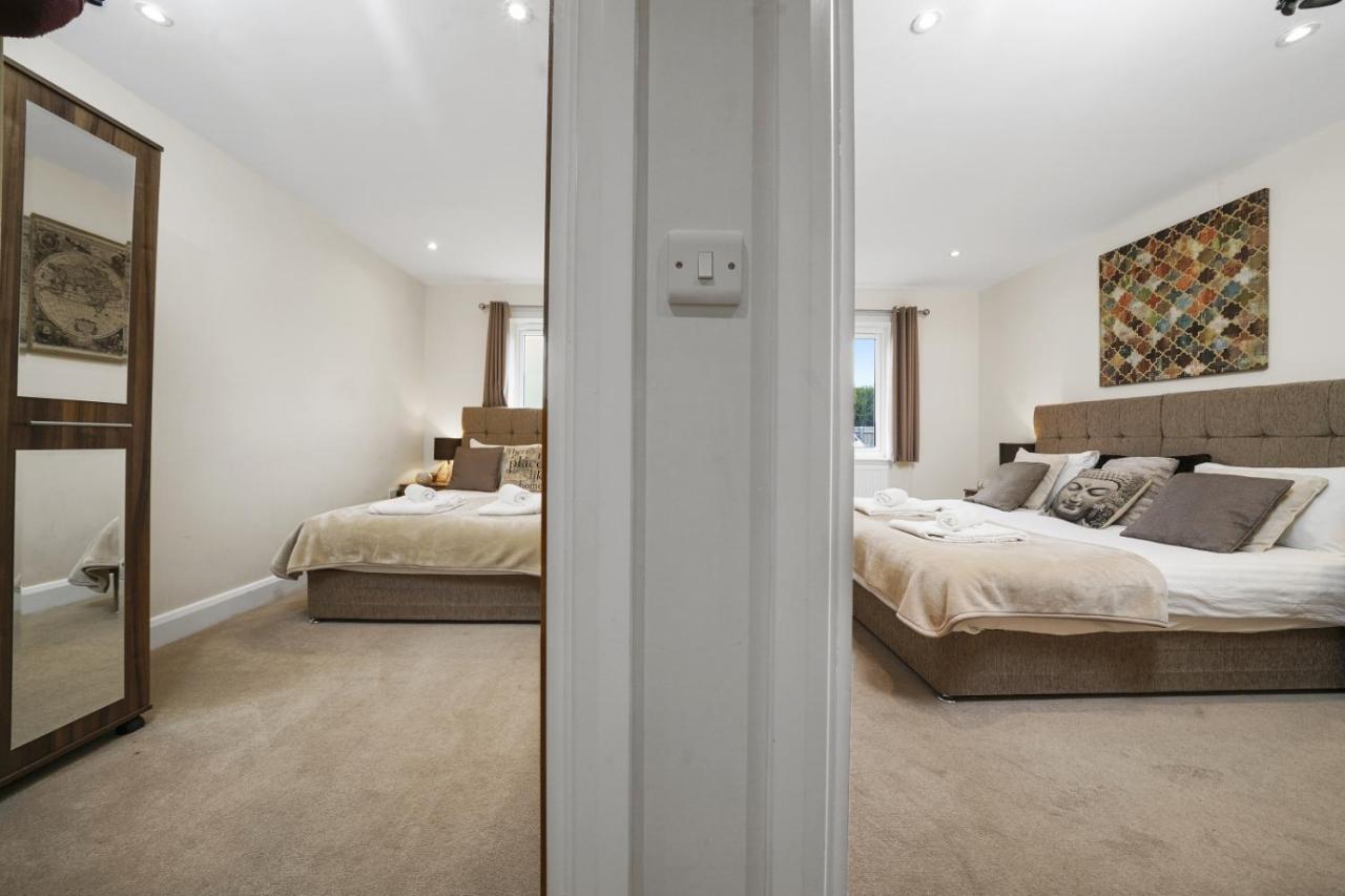 London Heathrow Living Serviced Apartments By Ferndale Stanwell Exterior foto