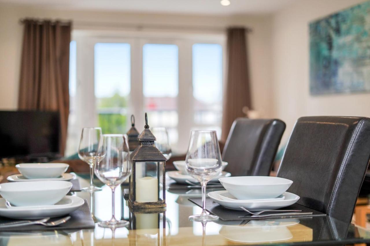 London Heathrow Living Serviced Apartments By Ferndale Stanwell Exterior foto